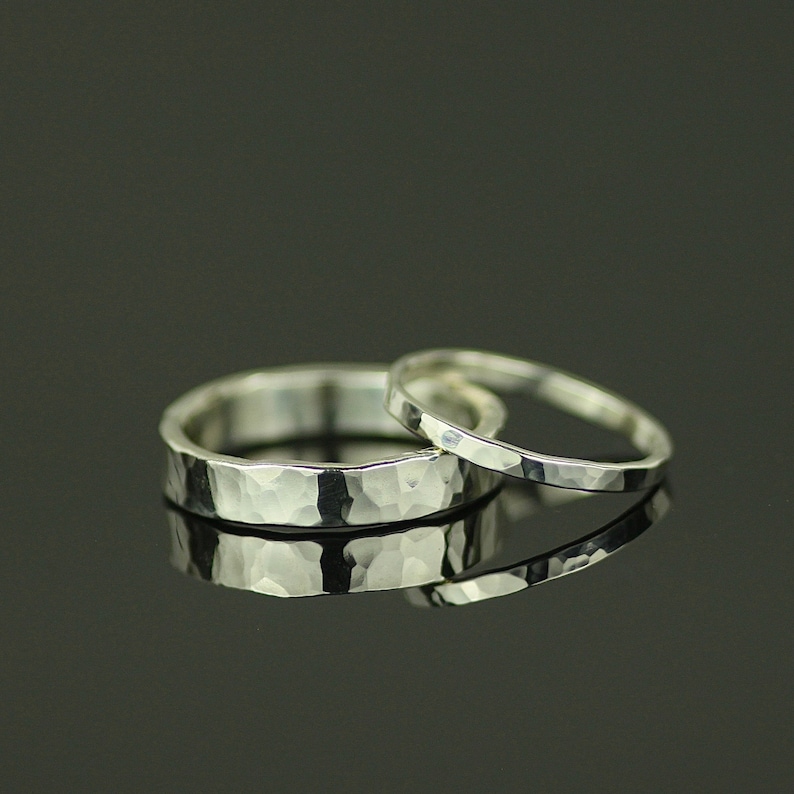 Recycled 9ct White Gold Matching Wedding Rings. Rustic Hammered Wedding Band Set. Boho His and Hers Rings 画像 2