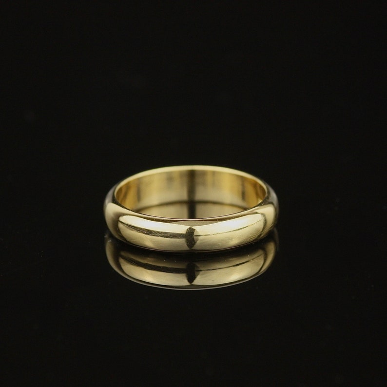 18 Karat Gelbgold Herren Ehering. 4mm breit Schlichte D-Form gewölbter Ehering. Recycelter Schmuck Bild 4