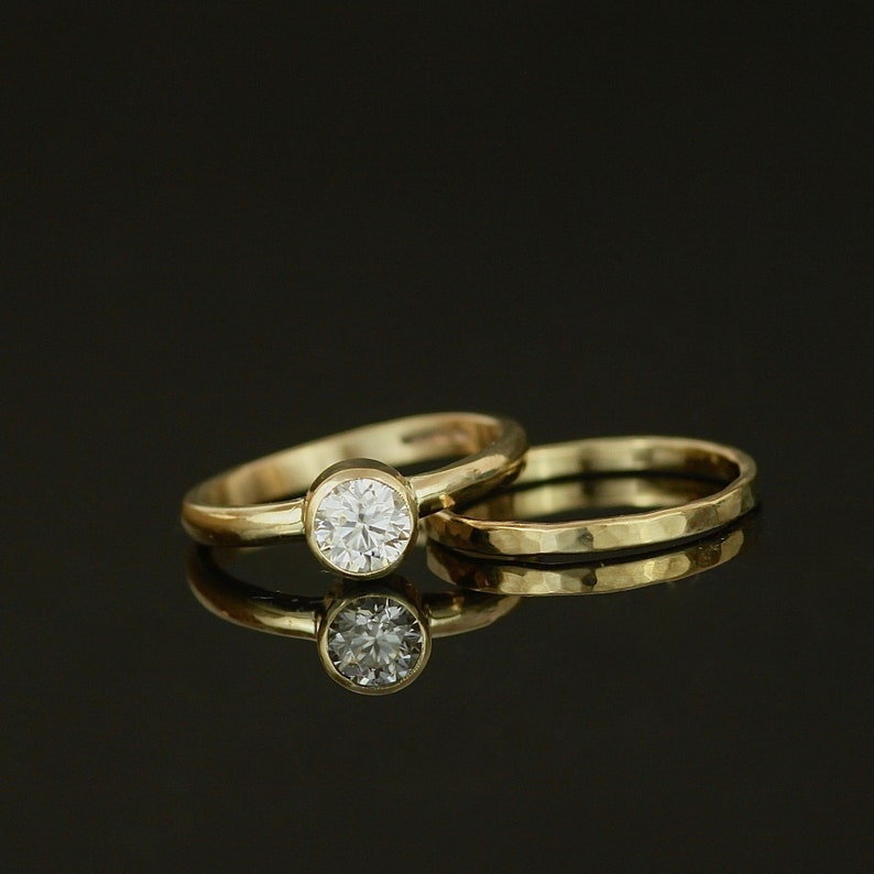 Recycelter 9 Karat Gold Moissanit Verlobungsring. Diamant Alternative Solitaire Ring Bild 3