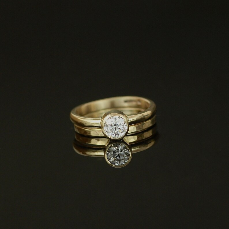 Recycelter 9 Karat Gold Moissanit Verlobungsring. Diamant Alternative Solitaire Ring Bild 2