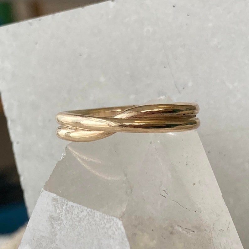 9ct Recycled Yellow Gold Mobius Twist Ring. 4mm Wide Infinity Ring image 6