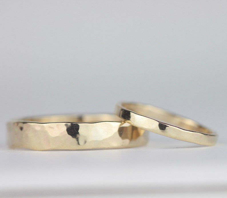 Recycled 9ct White Gold Matching Wedding Rings. Rustic Hammered Wedding Band Set. Boho His and Hers Rings 画像 7