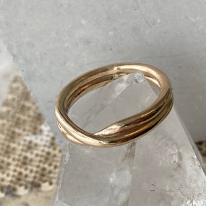 9ct Recycled Yellow Gold Mobius Twist Ring. 4mm Wide Infinity Ring image 4