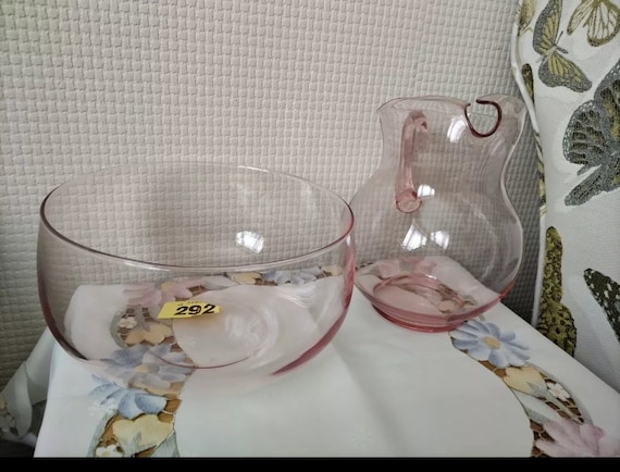 vintage 1930s glass  jug and bowl light pink colour