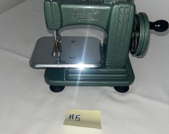 Betsey Ross USA Sewing Machine