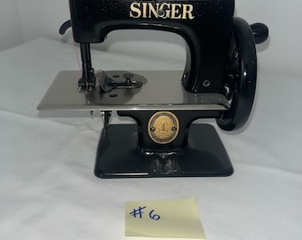 Máquinas de coser de punto de cadeneta de juguete en miniatura Singer 20-10