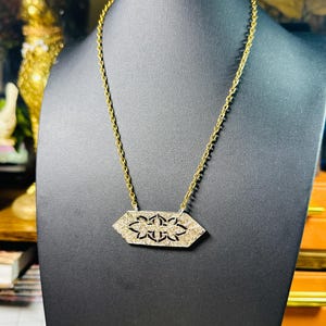 MICHELE-1970’s chain paired with 1960’s French brooch