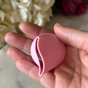 Curved Rose Petal Piping Tip
