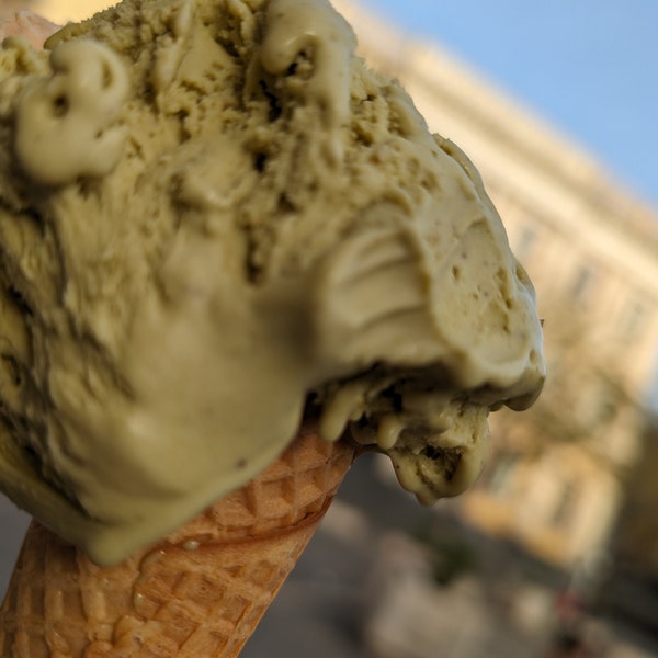 Helado de caramelo. En gofre. Mural. Impresión de fotografías. Regalo.