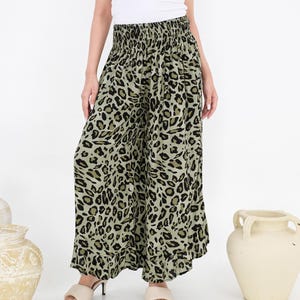 Wijde broek van rayon met luipaardprint: bohobroek met elastische taille