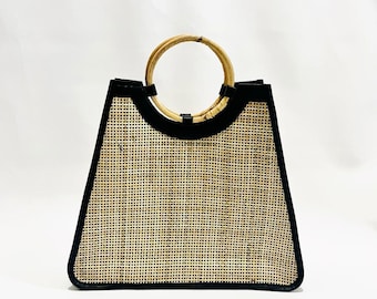 Bolso de mano de ratán tejido a mano y cuero genuino con asa de bambú – Bolso bohemio estructurado, elegante bolso de verano, bolso tote artesanal