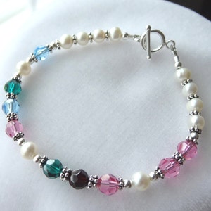 Family Bracelet,Birthstone and Freshwater Pearl Bracelet,Grandma Grandmother Bracelet,Mother Bracelet,Nana Nanny Jewelry,Gift for Mother Mum
