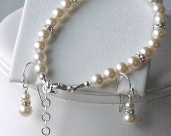 Bride Pearl Bracelet/Earrings Set,Bridesmaid Gift Jewelry,Bride Pearl SET,Bridal Pearl Bracelet,Bridal Pearl Earrings,Wedding Pearl Jewelry