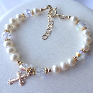 Gouden zoetwaterparel babyarmband, geboortesteenarmband zoetwaterparel, kruisarmband, armband bloemenmeisje, armband eerste communie