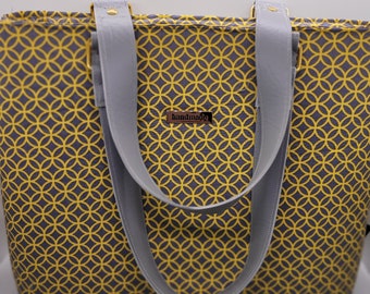 handbags, purses, shoulder bag, womans purse, everyday handbag, lightweight handbag