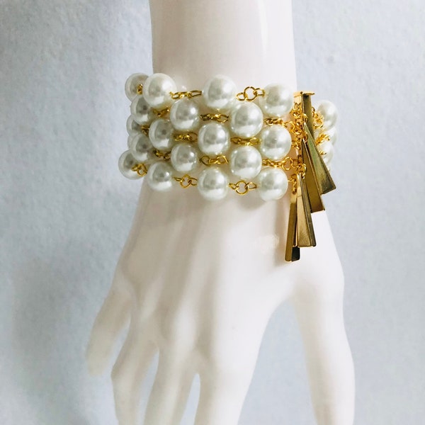 Modern Grace Kelly 18k gold charm pearl bracelet