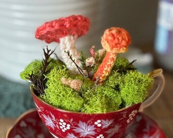 Figurine artisanale en forme de tasse de thé aux champignons