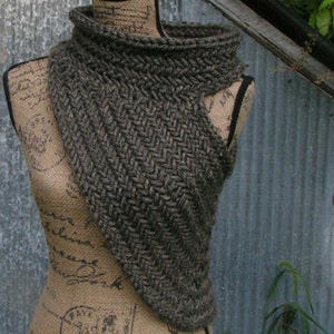 VICTOR&#39;s VEST Kat COWL Scarf  Inspired Vest Handknit Soft Archer Huntress Cross Body Hunting Neckwear Halloween Kat costume cosplay fire