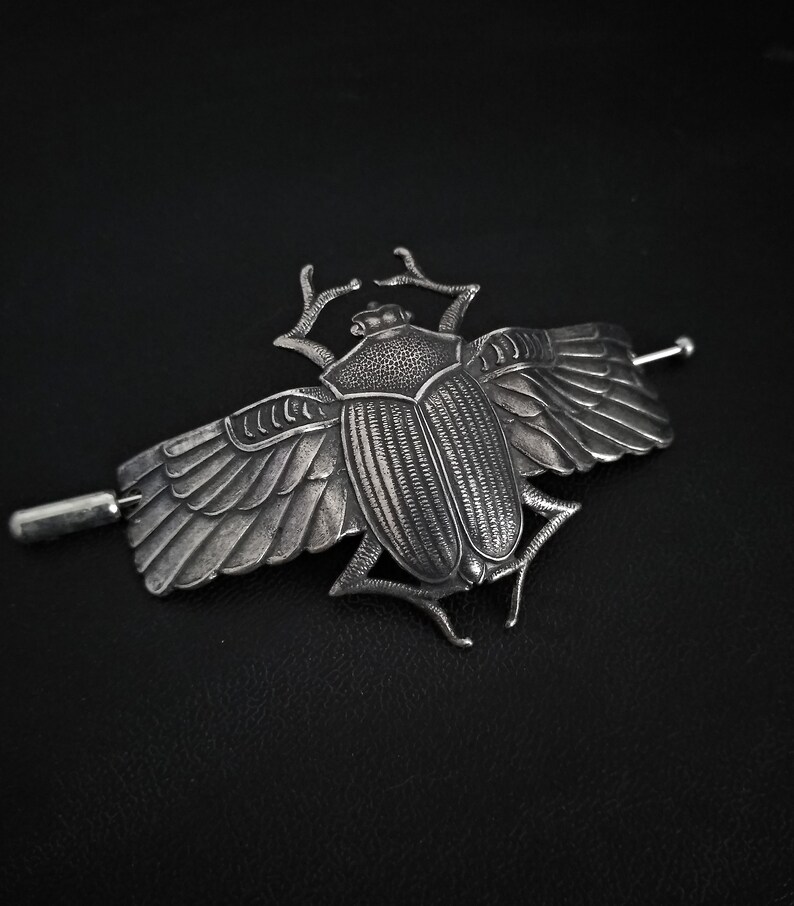 VVCome Vintage Beetle Brooch Pin – Crystal Rhinestones, Antique Gold Plated, Enamel Insect Scarab Accessory