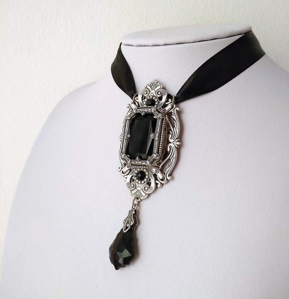 Black stone choker sale necklace
