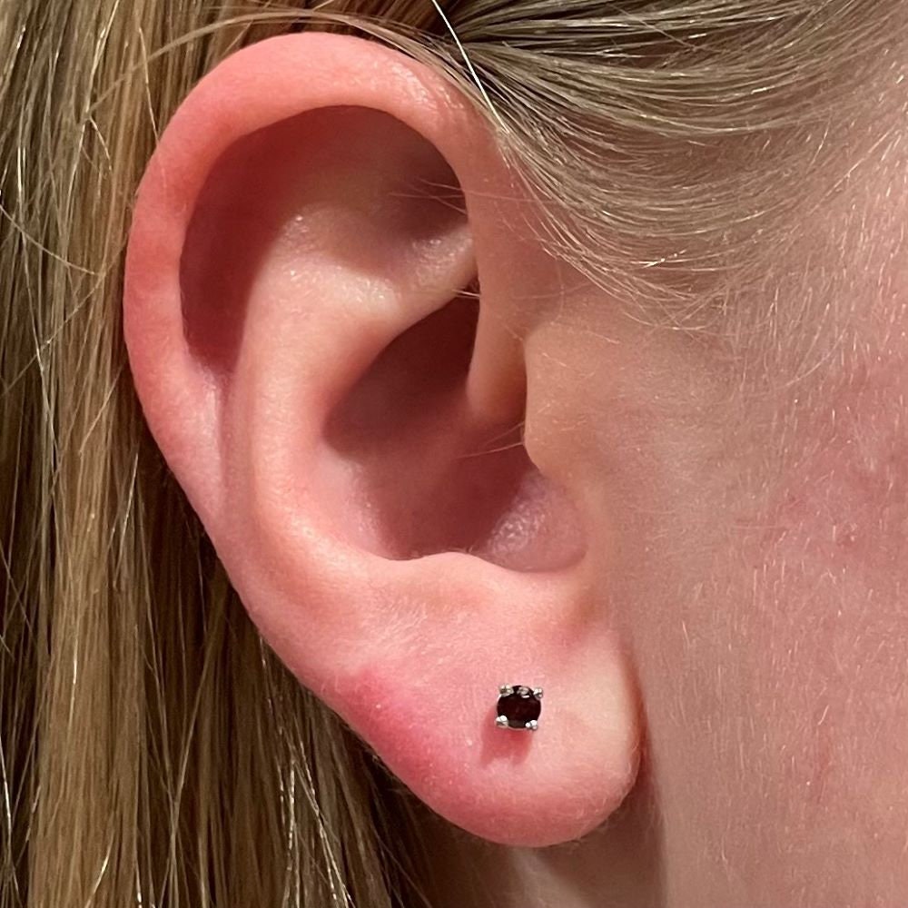 春早割 Tiny Garnet Stud Filigree Earring January Birthstone Gift その他
