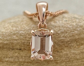 Colgante de morganita talla esmeralda, collar nupcial solitario de filigrana, plan de cuidado de por vida incluido, gema auténtica de alta calidad LS5462