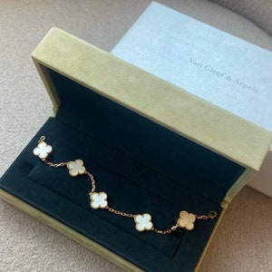 Vintage 5 motif flower Bracelet