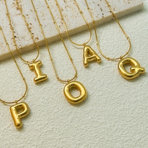 Colgante con letra de globo - Colgante con inicial de burbuja - Collar con letra de burbuja - Collar de oro - Collares para mujer - Regalos para ella