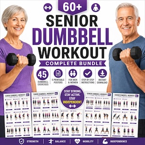 Op de afbeelding: Een digitaal pakket getiteld 60+ Senior Dumbbell Workout Complete Bundle, met 45 oefeningen, 5 printbare posters en stapsgewijze instructies. De afbeelding bevat paarse tekst, iconen en illustraties van oefeningen met dumbbells.