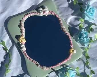 Peeping Rabbit Decoden Mirror