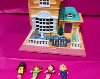 Vintage 1994 Bluebird Polly Pocket - Light Up Hotel - Ensemble complet