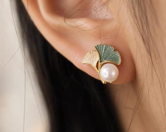 Ginkgo Leaf Pearl Stud Earrings, Nature Inspired Freshwater Pearl Earrings, Handmade Jewelry for Her, Minimalist Leaf Earrings, Holiday Gift