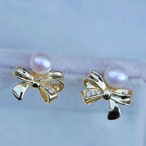 Bow Pearl Earrings, Freshwater Pearl Studs, Gold Bow Earrings, Elegant Bridal Jewelry, Dainty Earrings for Women, Handmade Gifts for Her