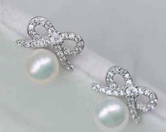 Pendientes de perla con lazo, pendientes de nudo de cinta de plata, joyería nupcial para bodas, pequeños pendientes de perla con diamante CZ, regalo de perla hecho a mano para ella