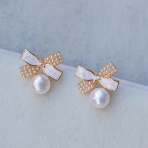 Elegant Bow Pearl Earrings, Gold Plated Stud Earrings, Freshwater Pearls, Bridal Jewelry, Dainty Bowknot Earrings, Gift for Her, Bow Jewelry