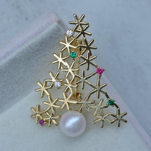 Christmas Tree Pearl Brooch, Gold Festive Christmas Pin with Crystals, Handmade Holiday Snowflake Brooch, Perfect Gift for Her