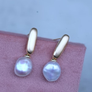 Modern Baroque Pearl Earrings, Statement Pearl Drop Earrings, Gold Silver Tone, Bold Pearl Earrings, Keshi Earrings, Chic Everyday Jewelry