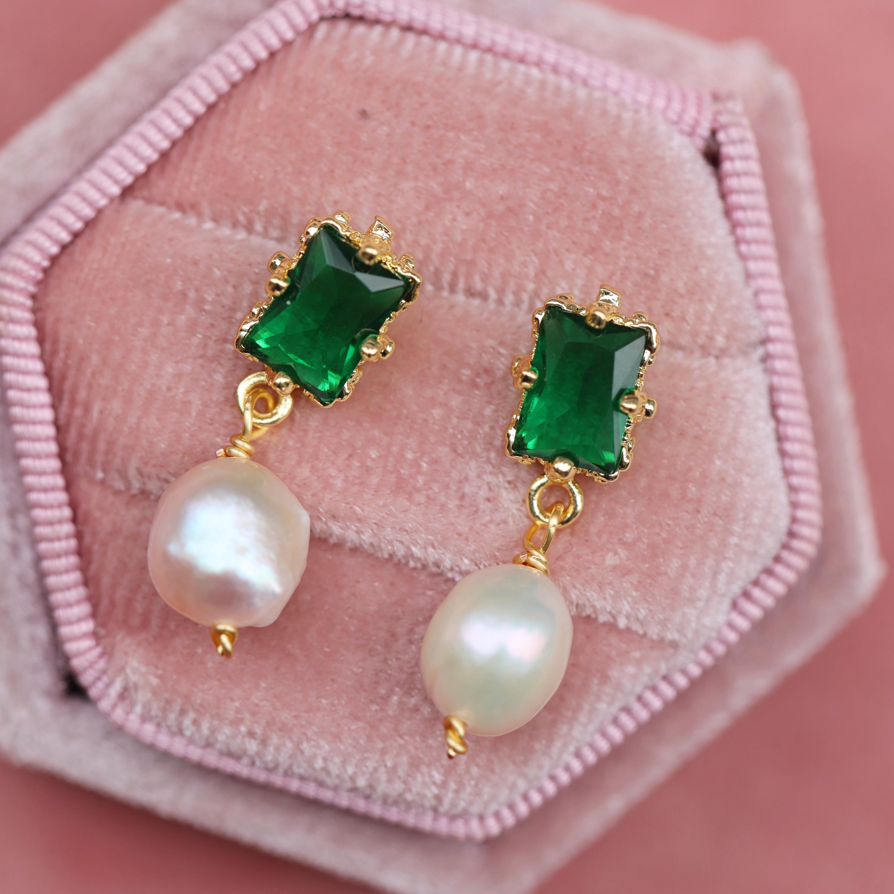 Art Deco Scallop Shell Earrings Emerald Green With Pearl  Vintage Green Gold Pearl-Embellished Earrings main image 2