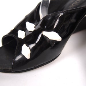 Size 7.5 8N 60s Wedge Slide // Open Toe Slip On Sandals // Black Patent Leather Slides // image 9