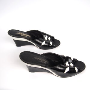 Size 7.5 8N 60s Wedge Slide // Open Toe Slip On Sandals // Black Patent Leather Slides // image 8