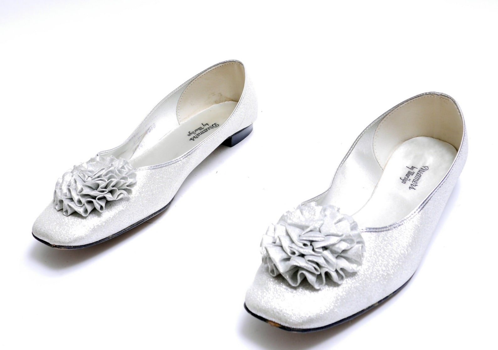 50s ballet flats // silver bow accents// flat slip ons// 8m size