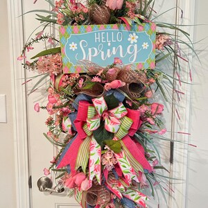 Hello Spring Teardrop Wreath, Denim and Pink Wreath, Floral Door Hanger, Everyday Wreath for Front Door image 4