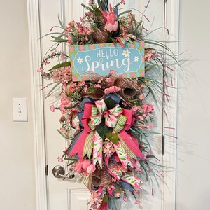 Hello Spring Teardrop Wreath, Denim and Pink Wreath, Floral Door Hanger, Everyday Wreath for Front Door image 6