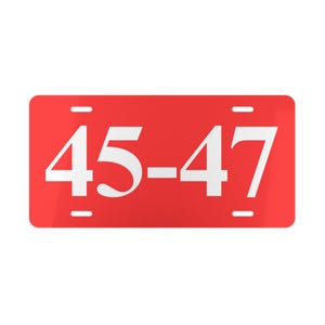 以下が含まれることがあります： 「45-47」と書いてある白い数字とハイフンが付いた赤いナンバープレート。
