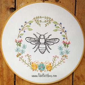 Bee Floral Embroidery Pattern