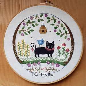 Garden Kitty Crewel Embroidery Kit