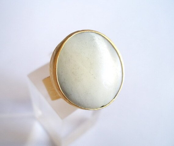 Items similar to Mother OF The Pearl RING on Etsy