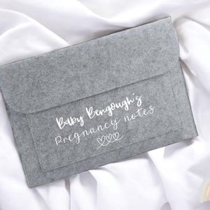 パーソナライズされた妊娠ノートフォルダー：フェルト製マタニティ書類オーガナイザー