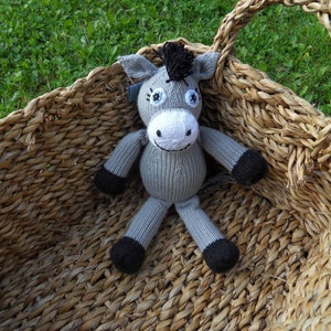 Deutsche Strickanleitung Esel Rassel als PDF Download, Esel Strickanleitung, Anleitung Esel Rassel, Amigurumi Esel, Esel Rassel stricken