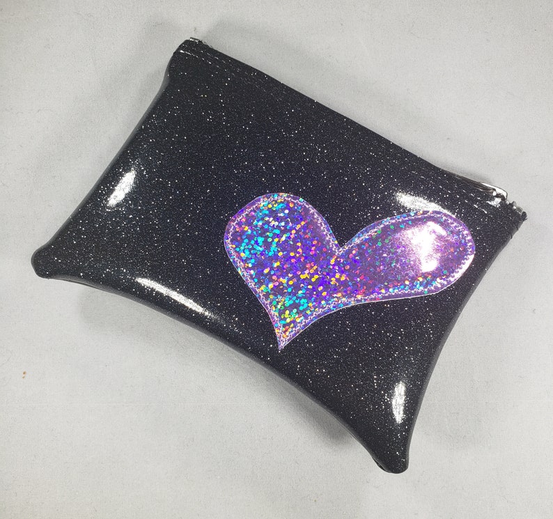 COIN PURSE Black Metalflake vinyl with a Lilac Hologram Glitter Heart Bild 3